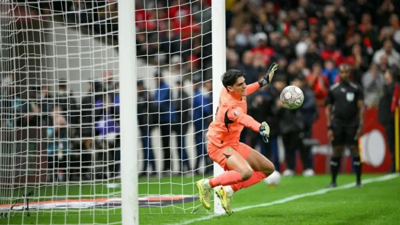 ياسين بونو يتحدى.. رسالة نارية إلى السنغال تلهب حماس الجماهير قبل النهائي المرتقب