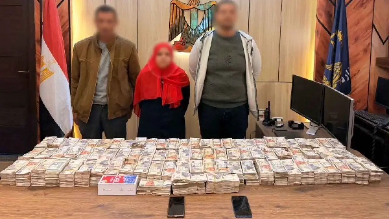 8 ملايين جنيه بداخل حقيبة.. سائق أتوبيس يرتكب واقعة تصدم الركاب في مطلع 2026