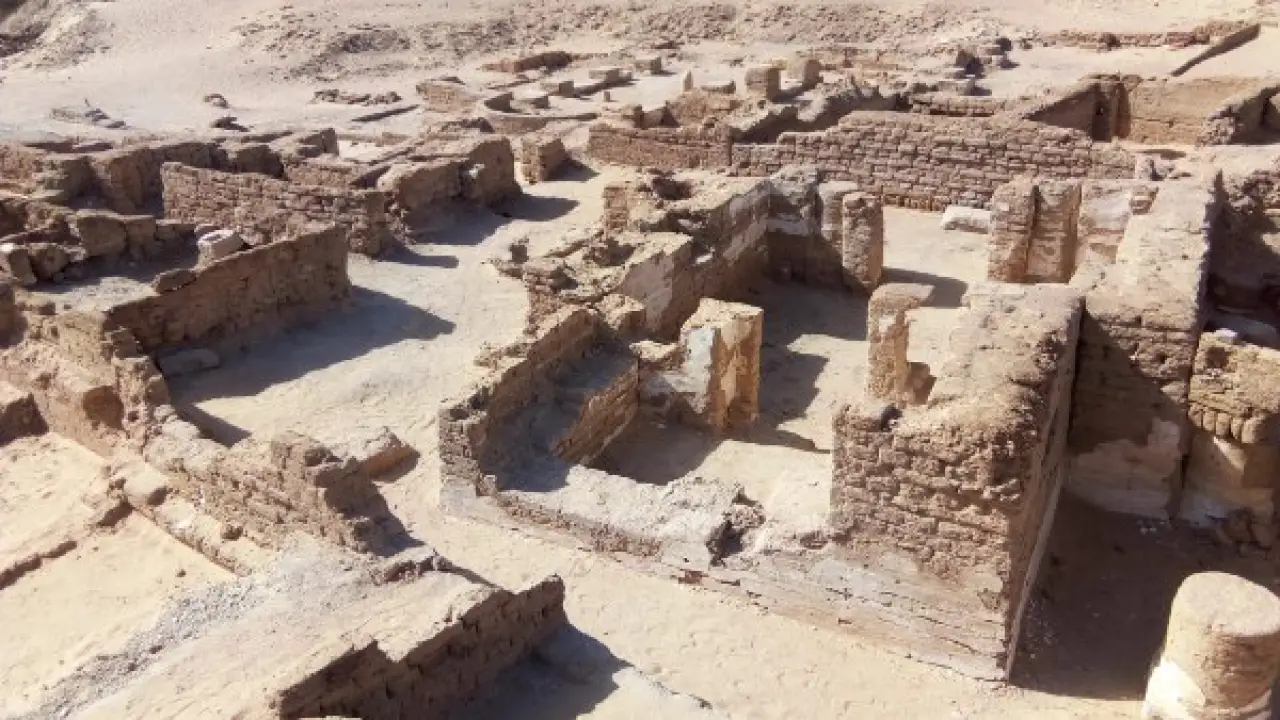 أسرار الرهبان.. اكتشاف مجمع سكني أثري متكامل يقلب موازين التاريخ في مصر