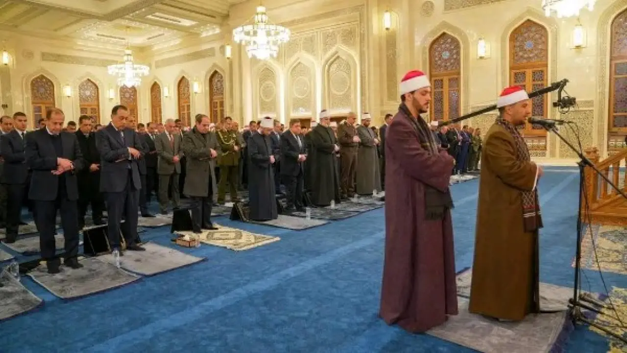 أمام الرئيس السيسي.. سر ارتباك متسابق دولة التلاوة بعد إمامته للمصلين بمسجد العزيز الحكيم