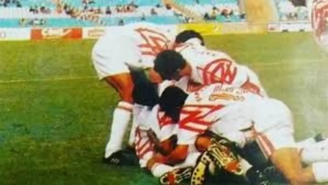 بذكرى تاريخية.. كواليس ليلة تتويج الزمالك بالسوبر الإفريقي الأول أمام الأهلي تثير الجدل