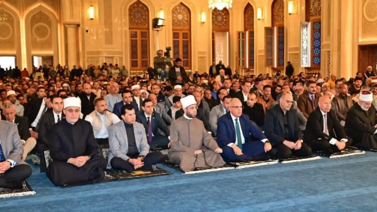بمشاركة 5 وزراء.. صلاة الجمعة في المقطم تشهد مشهداً يثير اهتمام المصريين