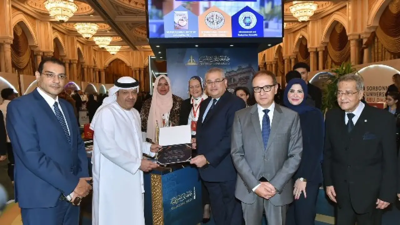 جامعة عين شمس في أبوظبي.. برامج تعليمية استثنائية تجذب أنظار العالم بملتقى توب نوتش