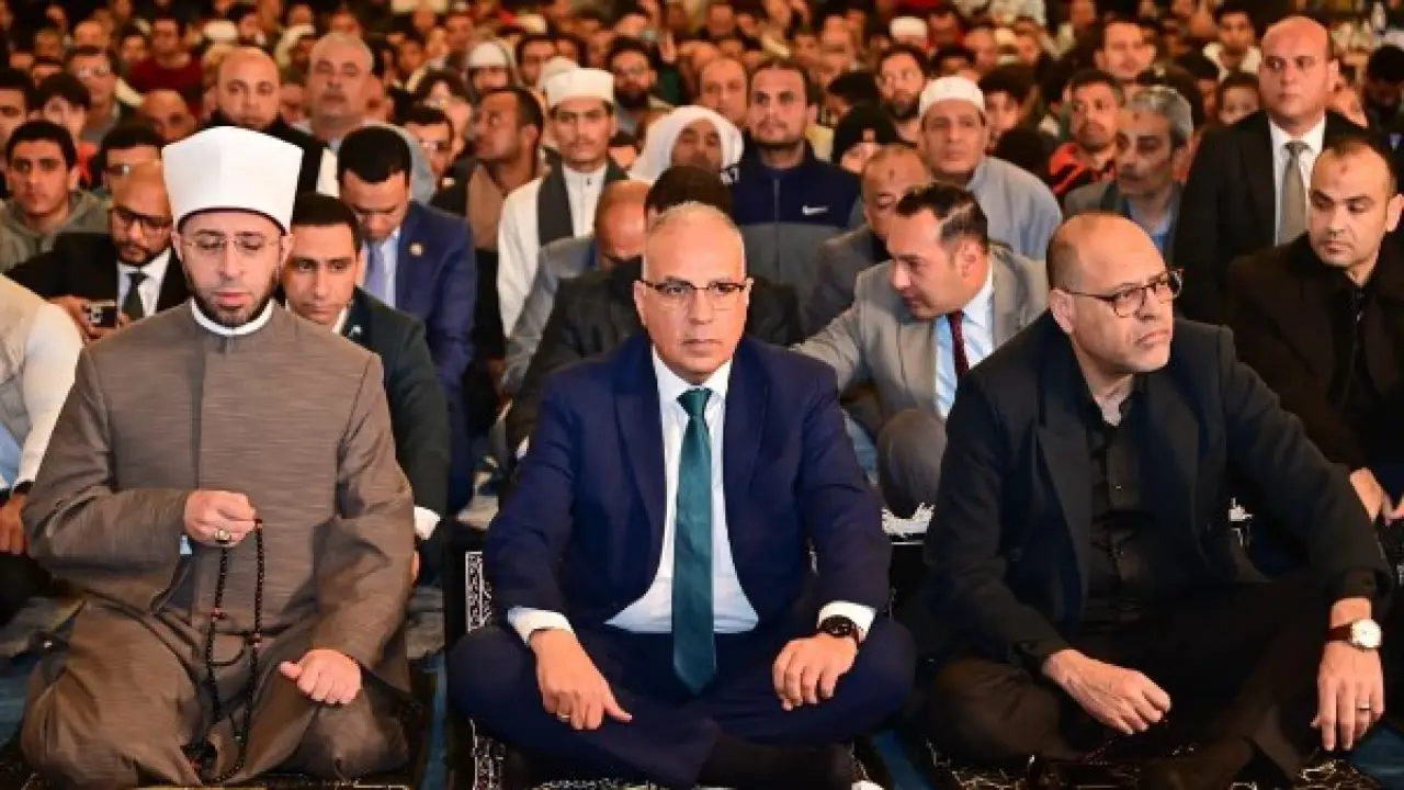 حي المقطم.. حضور وزاري رفيع في ذكرى الإسراء والمعراج يثير اهتمام المصلين