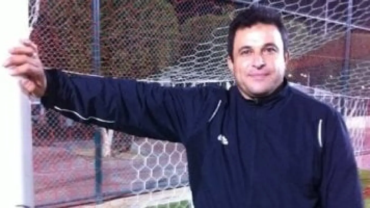 رصاصة أيمن منصور.. أسرار تاريخية تظهر للنور حول ليلة تتويج الزمالك الأفريقية