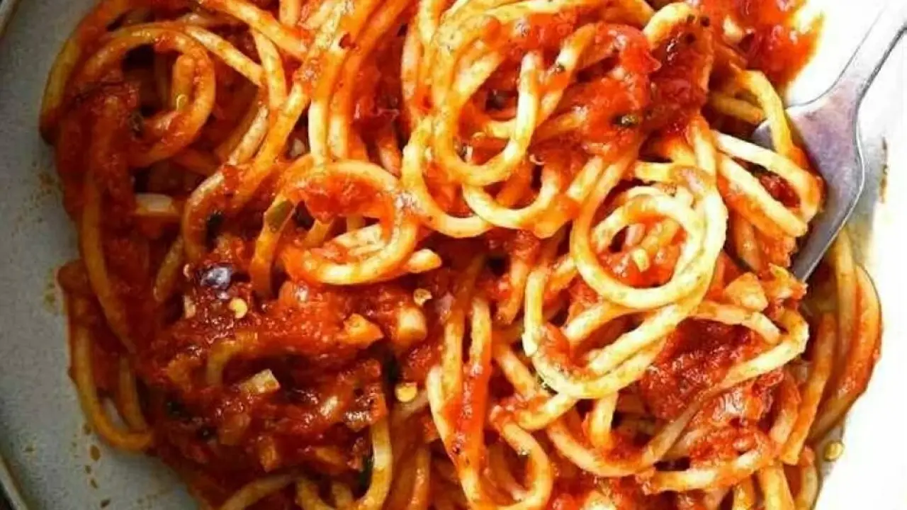 سر نكهة روما.. لمسة بسيطة تحول المكرونة العادية إلى طبق إيطالي فاخر