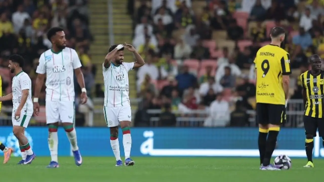 سقوط العميد.. الاتفاق يزلزل ملعب الإنماء ويضاعف أوجاع الاتحاد في ليلة حاسمة