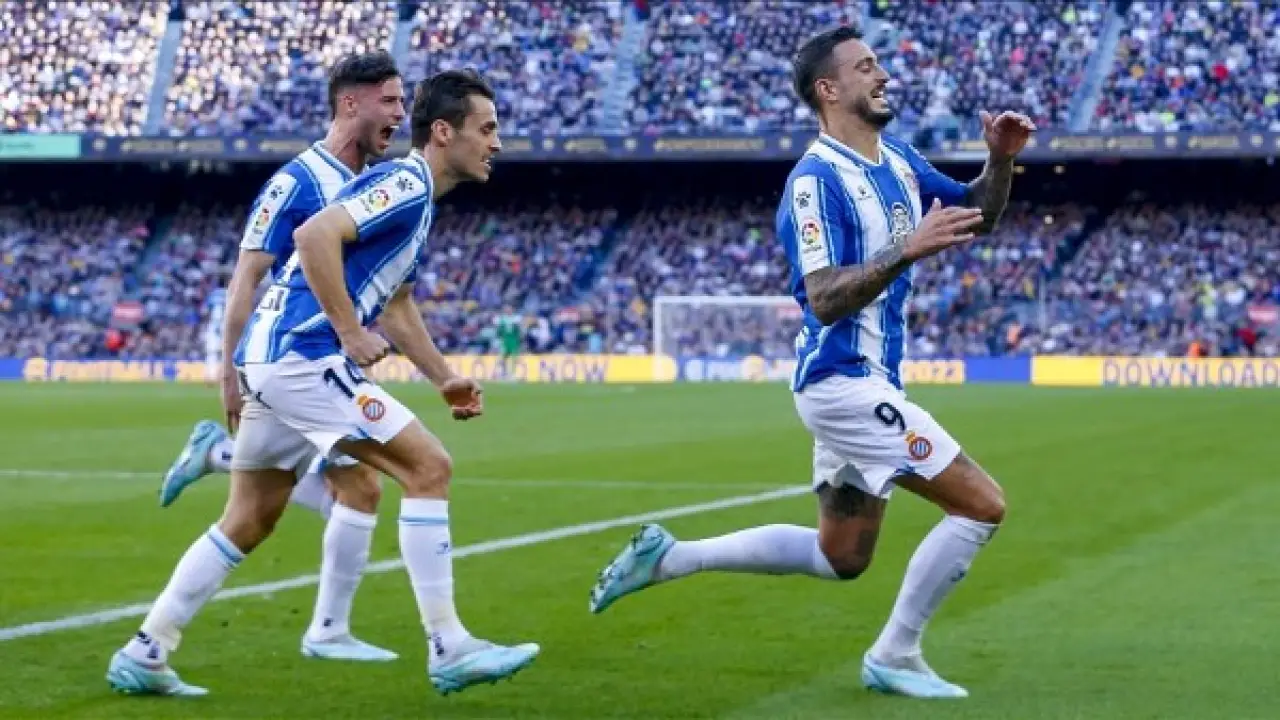 صافرة البداية.. مواجهات كبرى تشعل ملاعب العالم اليوم وسط ترقب جماهيري لمفاجآت الحسم