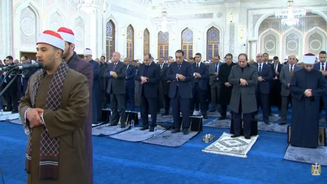 صوت هز القلوب.. متسابق دولة التلاوة يؤم الرئيس السيسي في صلاة الفجر بـ 2026
