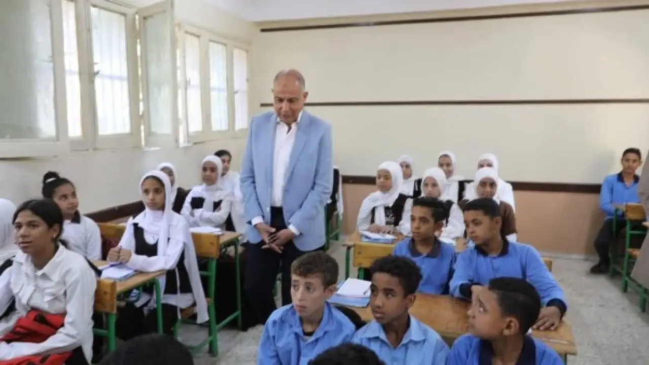 طلاب الشهادة الإعدادية.. تعليمات مشددة تحسم مصير لجان امتحانات الفصل الدراسي الأول بـ المنيا