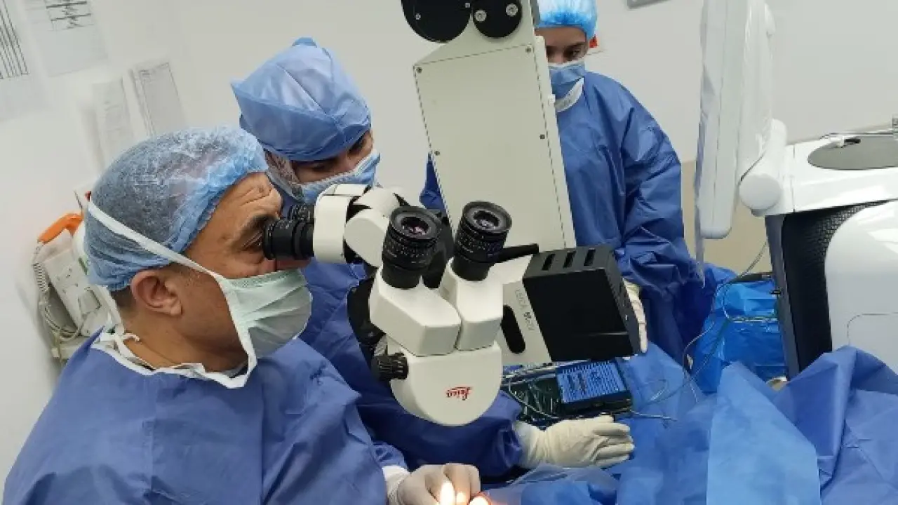 مستشفيات الإسماعيلية.. جراحات دقيقة لزراعة القرنية تنهي معاناة المرضى بتكلفة باهظة تتحملها الدولة