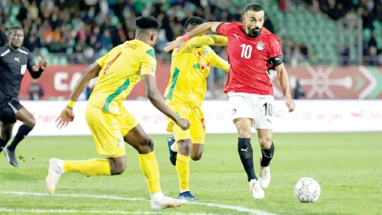 نجم الزمالك السابق ينفجر.. طريقة حسام حسن تظلم صلاح ومرموش أمام السنغال