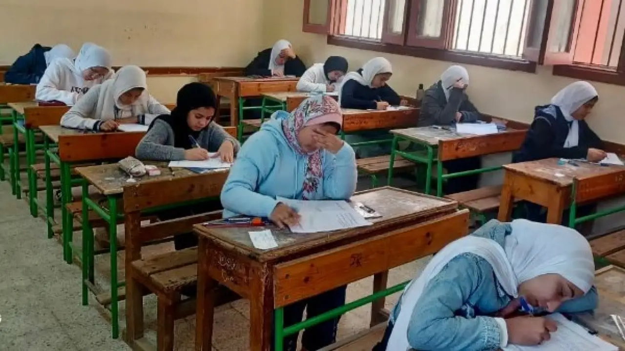 أزمة في الشرقية.. صعوبة امتحان الجبر تثير ذعر أولياء أمور الشهادة الإعدادية