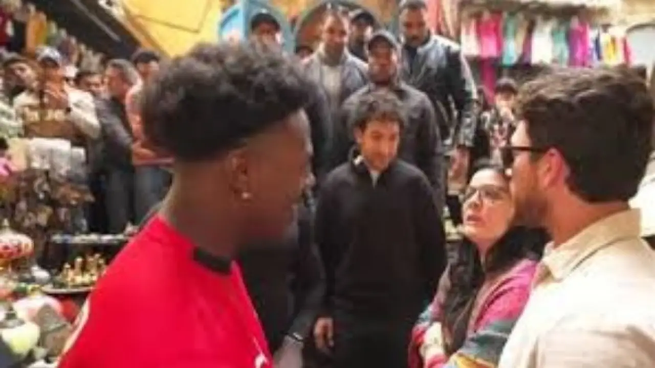 اليوتيوبر الأمريكي سبيد.. مفاجأة غير متوقعة في قلب الأهرامات تثير جدلاً واسعاً