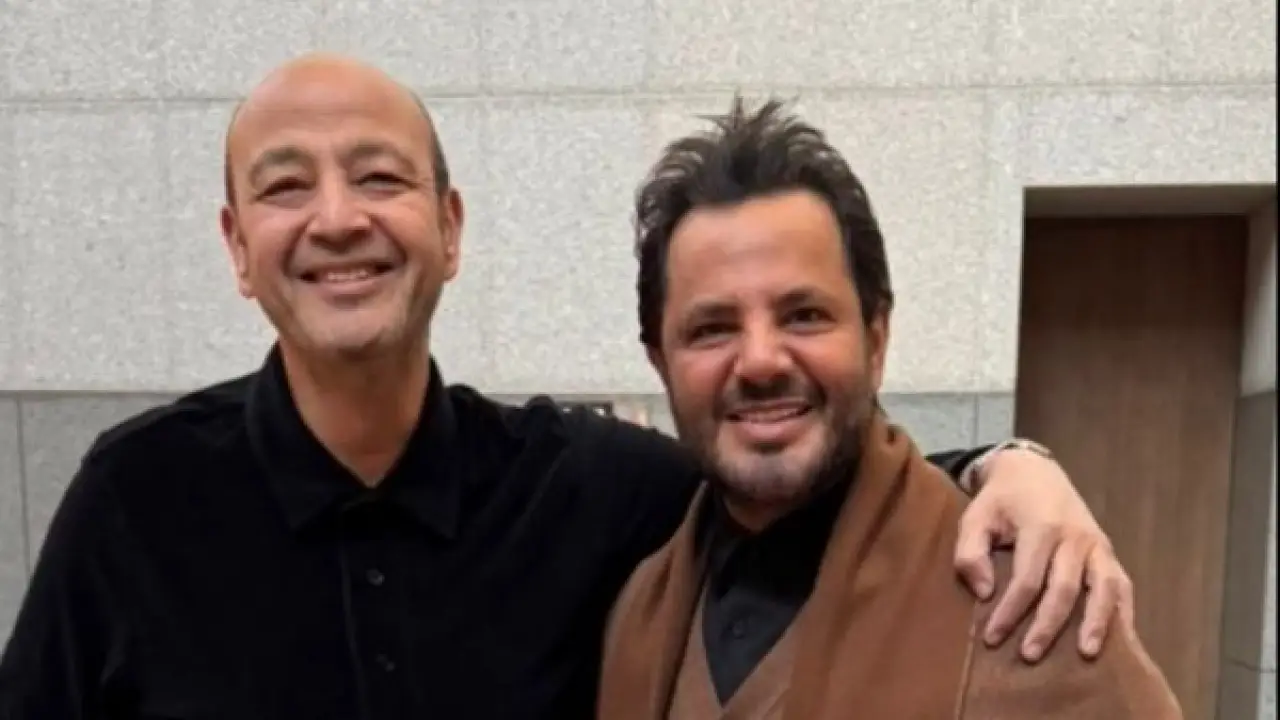 تطابق غريب.. ظهور مفاجئ لعمرو أديب مع نيشان يثير التساؤلات حول اتفاق سري بينهما
