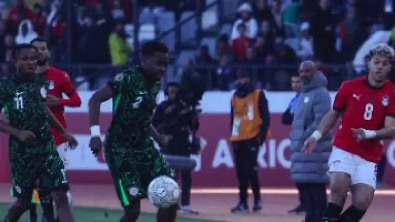 تقنية الفار تصدم نيجيريا.. قرار تحكيمي يقلب الموازين أمام الفراعنة في اللحظات الحاسمة