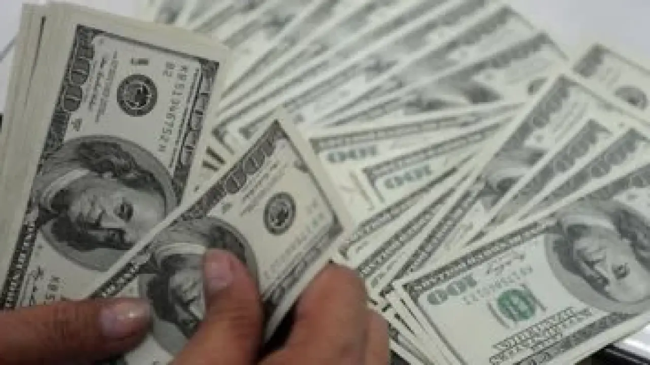 توقعات السوق السوداء.. تحرك مفاجئ في سعر الدولار يصدم المترقبين مطلع 2026