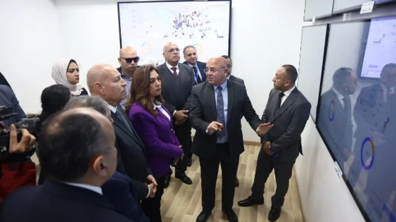 ركاب أتوبيسات القاهرة.. قرار حاسم ينهي عصر التذاكر الورقية في 300 حافلة