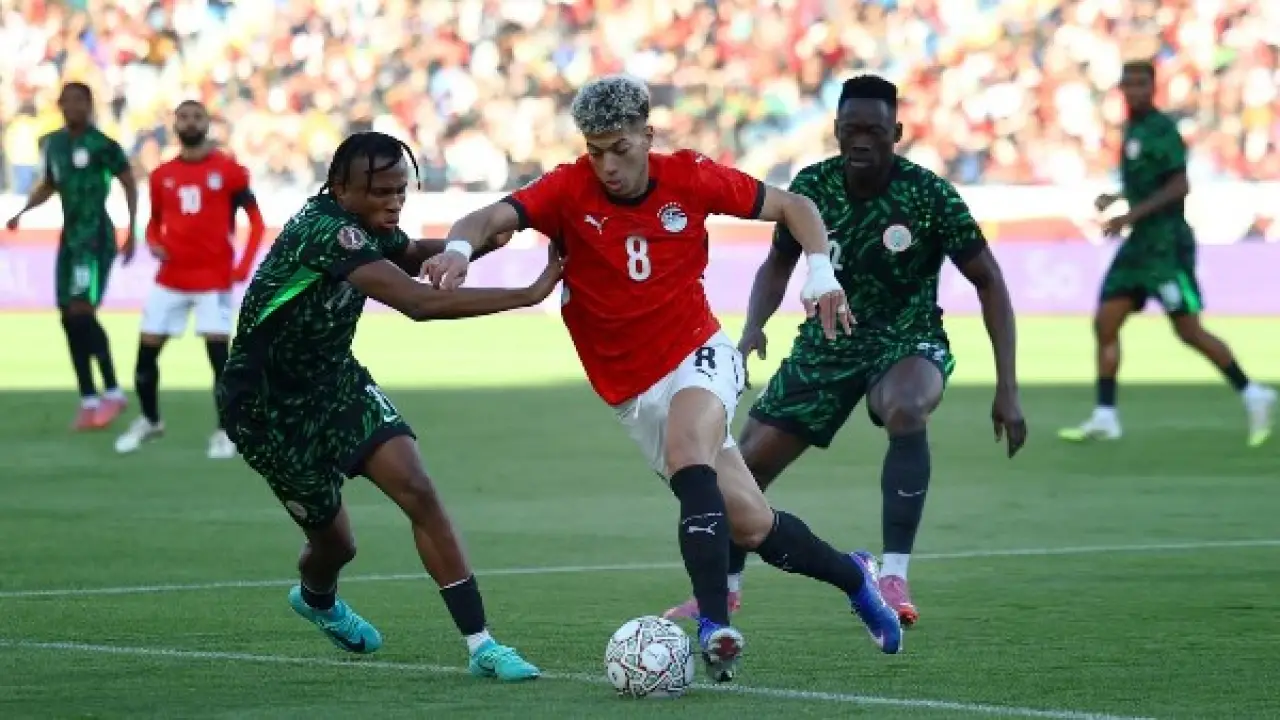 ركلات الحظ تخذل الفراعنة.. نيجيريا تخطف برونزية إفريقيا وتترك الحسرة في قلوب المصريين