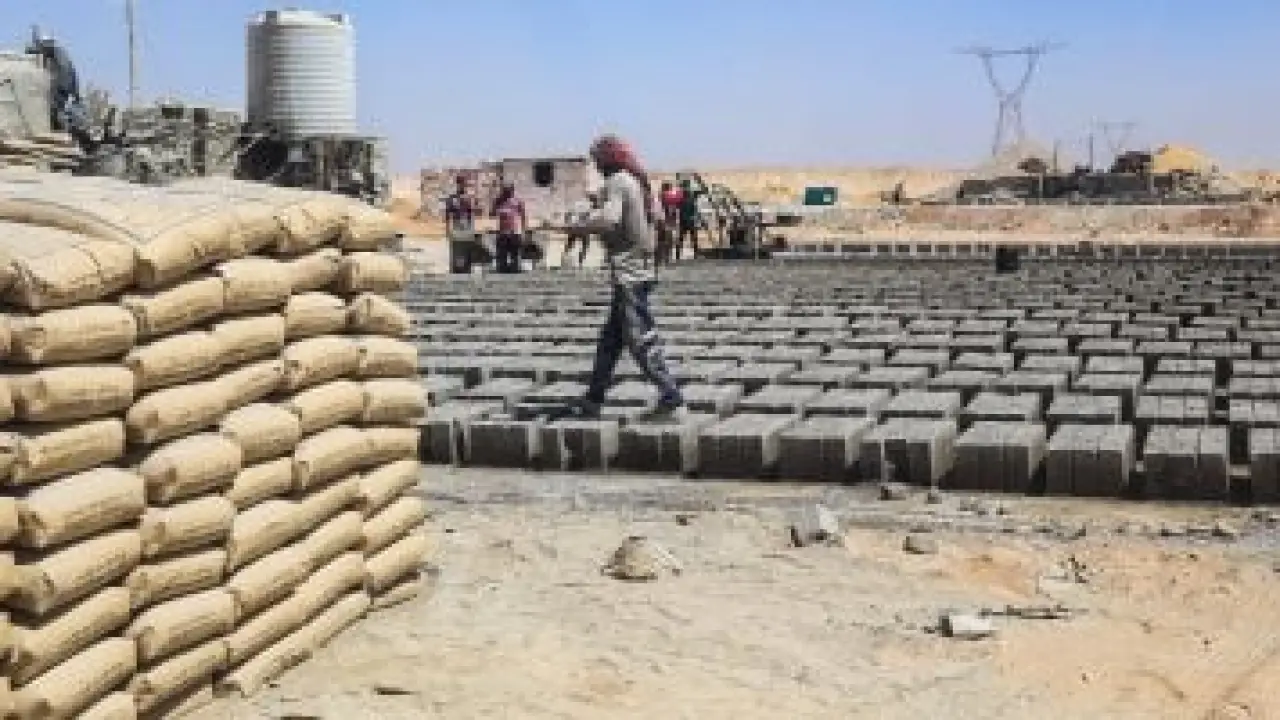 زلزال في سوق المعمار.. تقلبات سعر الأسمنت تصدم المقبلين على البناء مطلع 2026