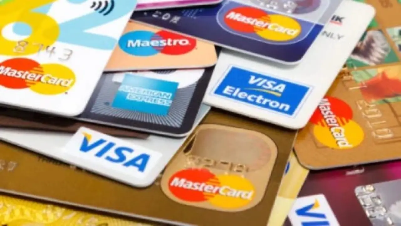 زلزال في وول ستريت.. طلب ترامب المفاجئ يهدد أرباح بطاقات الائتمان الكبرى