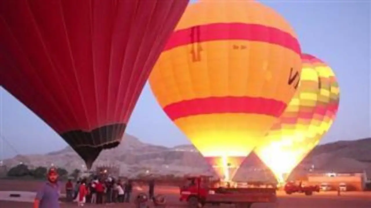 سماء الأقصر تشتعل.. رقم قياسي لرحلات البالون يضع المدينة في صدارة الوجهات العالمية