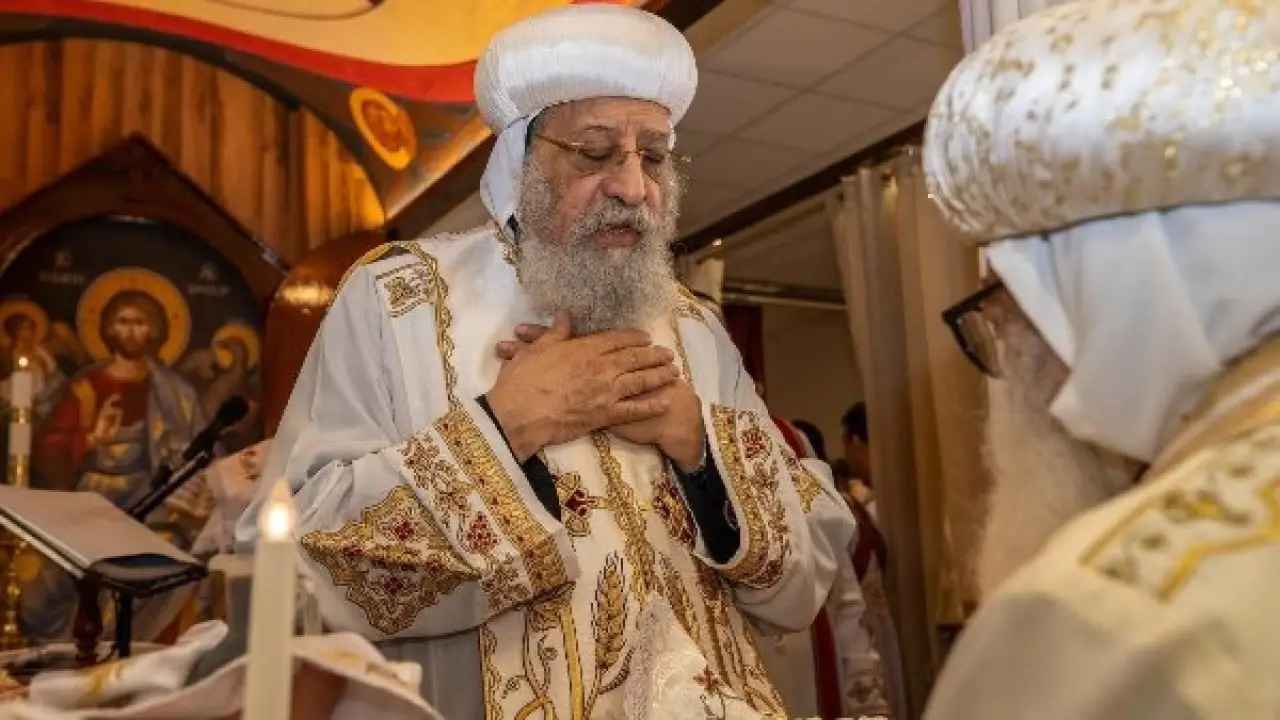 صلوات وتضرع.. مجلس كنائس مصر يترقب تطورات الحالة الصحية للبابا تواضروس بشكل مفاجئ