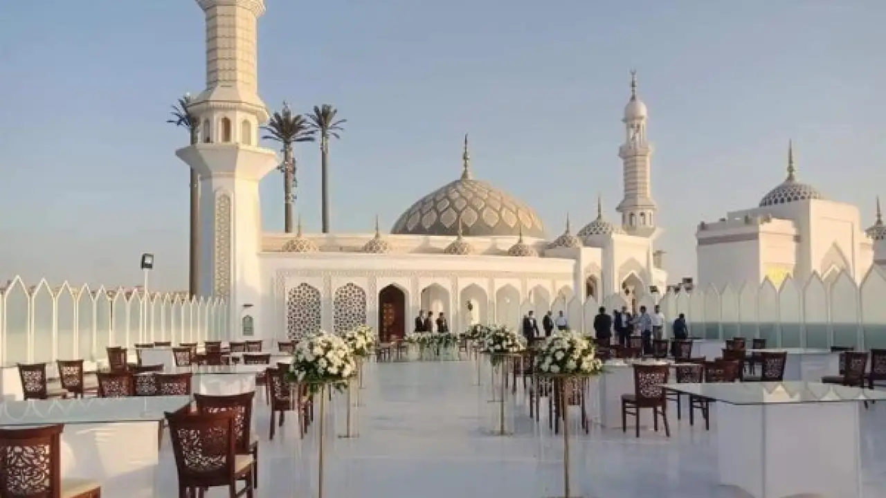 قاعة المسجد.. فتوى حاسمة تحسم الجدل حول دخول الحائض لحضور عقد القران