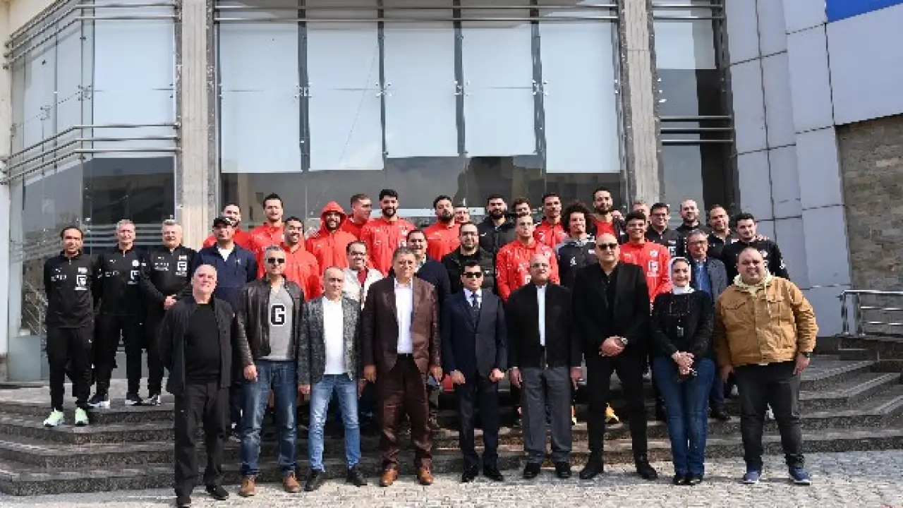 مهمة وطنية.. رسالة وزير الرياضة للاعبي اليد تثير الحماس قبل انطلاق أمم أفريقيا