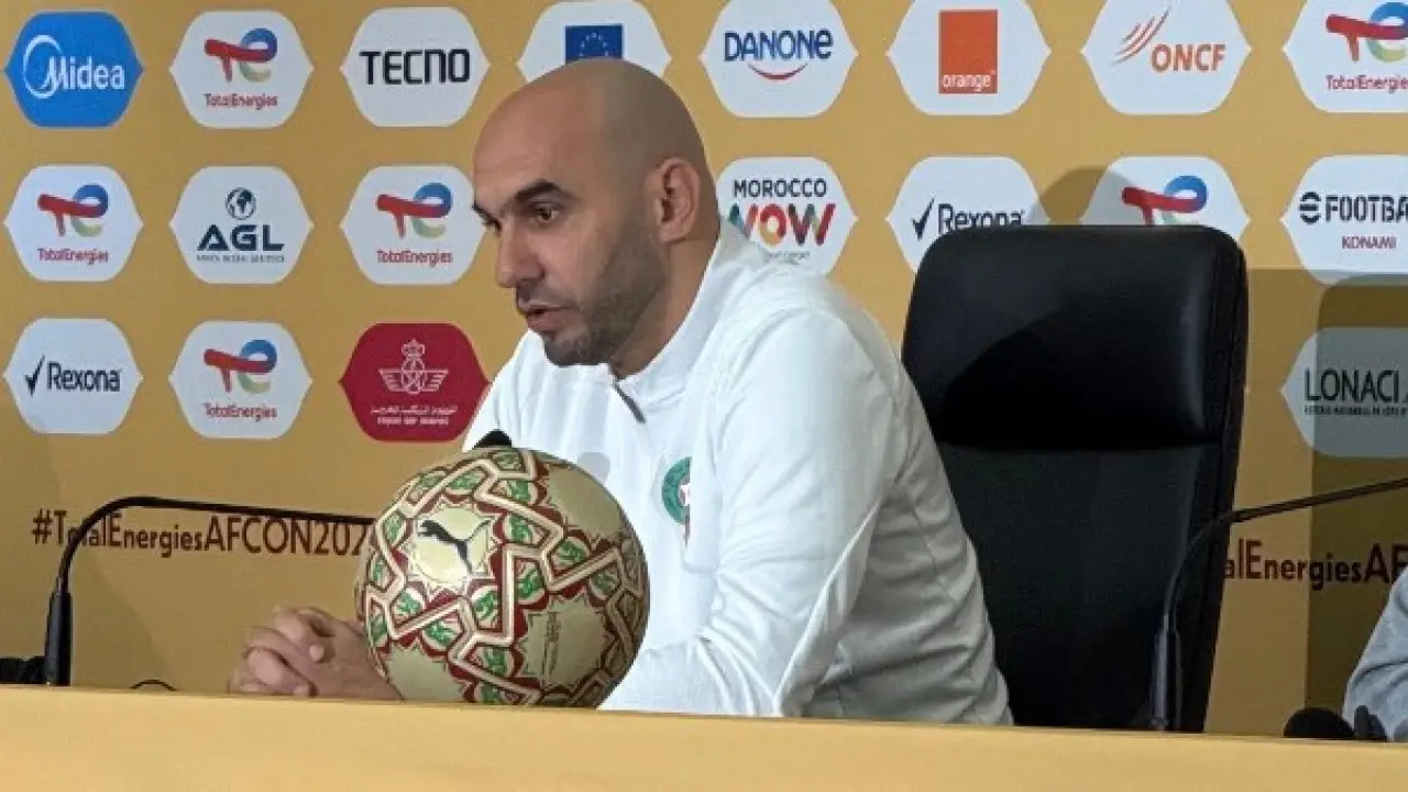 وليد الركراكي يحسم الجدل.. نسبة فوز المغرب أمام السنغال في نهائي الكان تصدم الجماهير