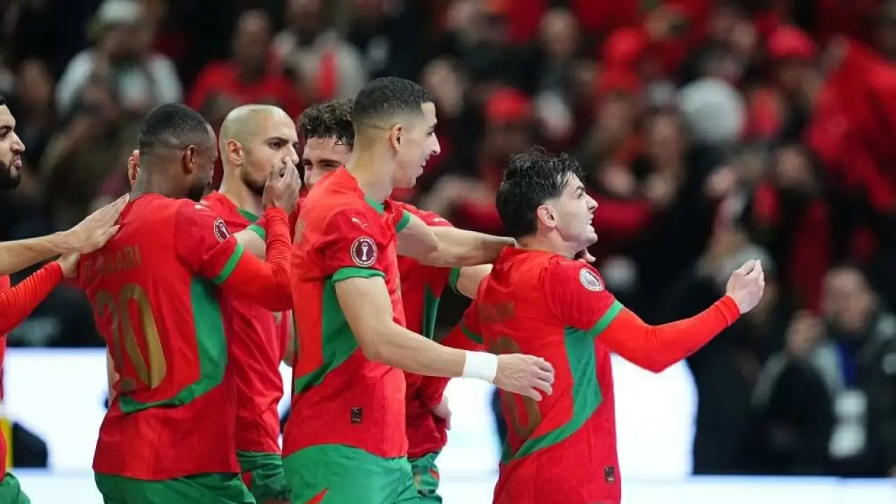 إنجاز تاريخي يلوح.. أسود الأطلس أمام فرصة ذهبية لكسر عقدة السنغال في النهائي.