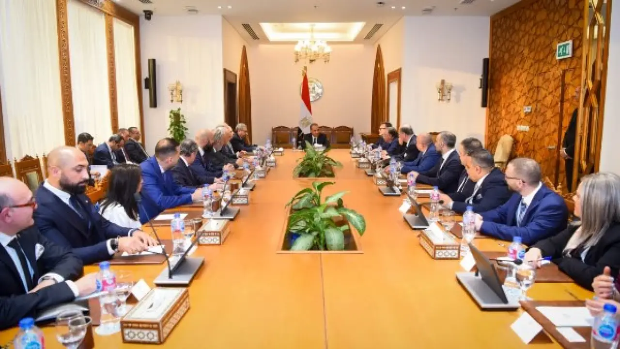 استثمارات كندية ضخمة.. تحرك مفاجئ من وزير الخارجية يمهد لصفقات كبرى في مصر