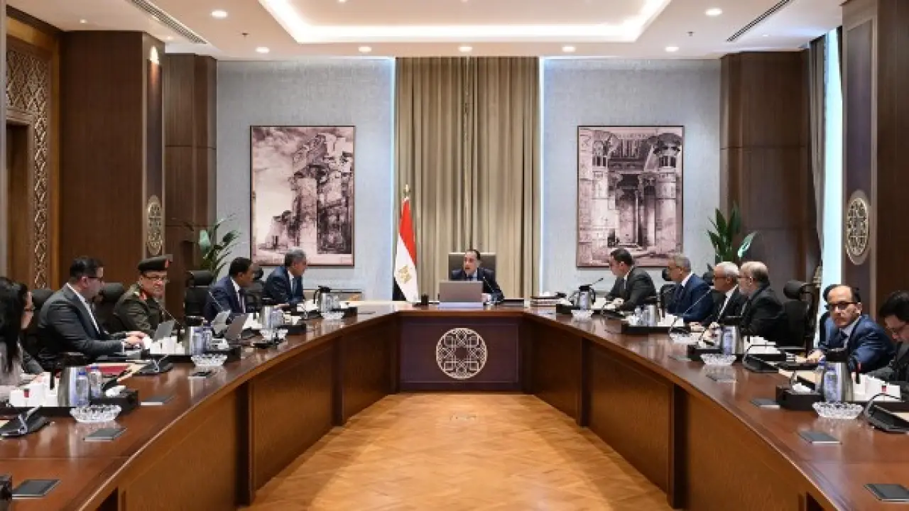 توجيهات صارمة لمحافظ مطروح.. رئيس الوزراء يحسم مصير مشروعات كبرى بالساحل الشمالي