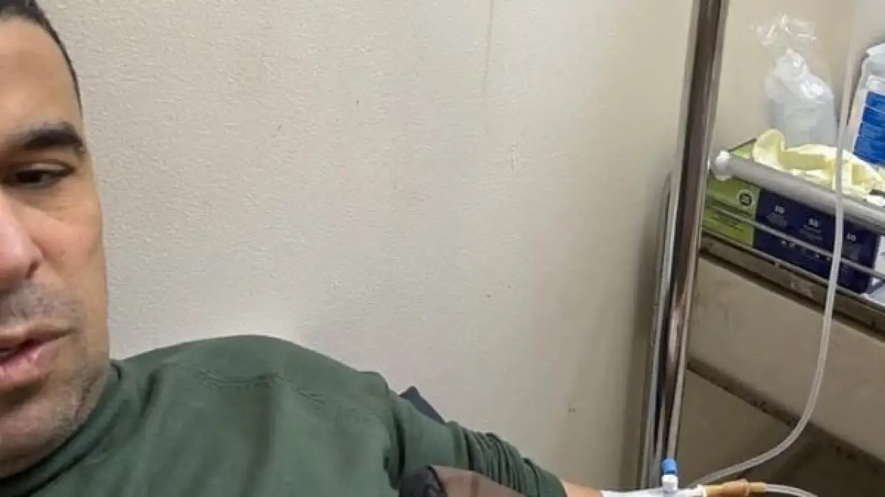 خالد الغندور.. تطورات طبية مقلقة بعد وعكة مفاجئة تصدم جماهير الكرة المصرية