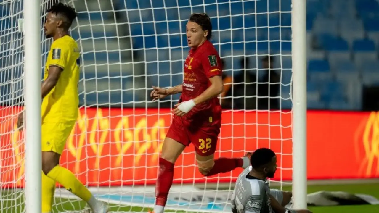 خماسية تاريخية.. القادسية يزلزل ترتيب الدوري السعودي ويخطف مقعداً بين الكبار