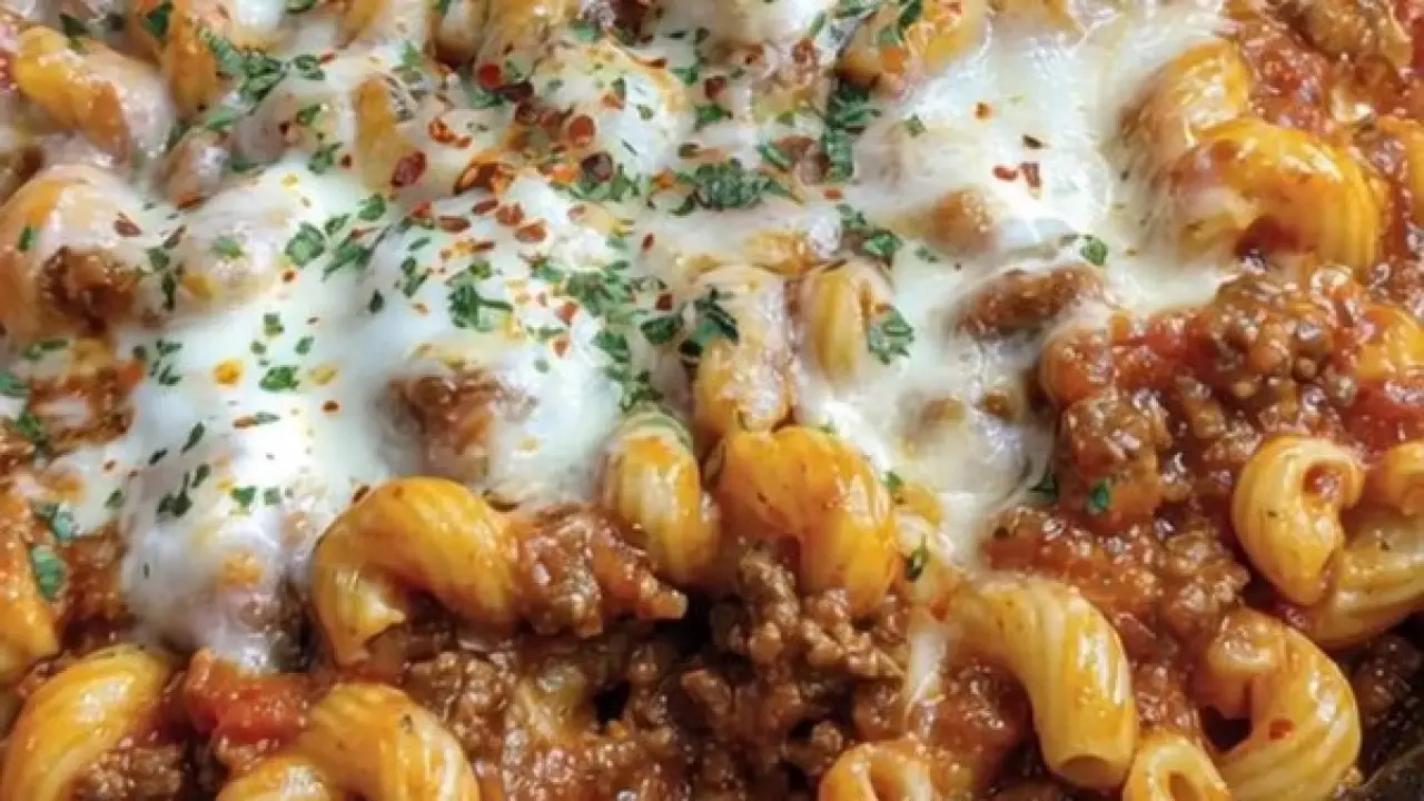 سر النكهة الإيطالية.. مكونات بسيطة تحول طبق المكرونة العادي إلى وجبة فاخرة