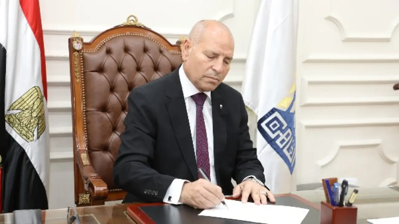 سكان العاصمة.. قرار مفاجئ من محافظ القاهرة يحسم سعر تذكرة الأتوبيس الجديد