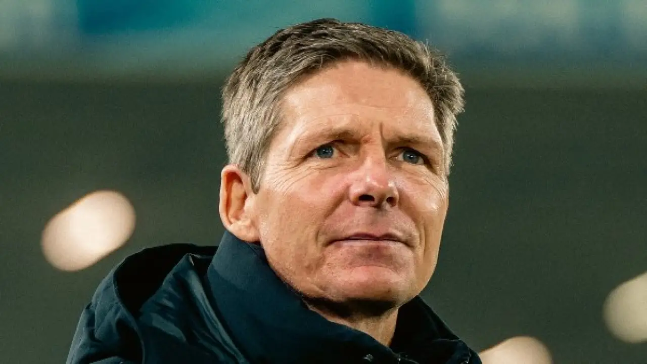 صدام كريستال بالاس.. جلاسنر يهاجم الإدارة بسبب صفقة مانشستر سيتي ويفجر أزمة كبرى