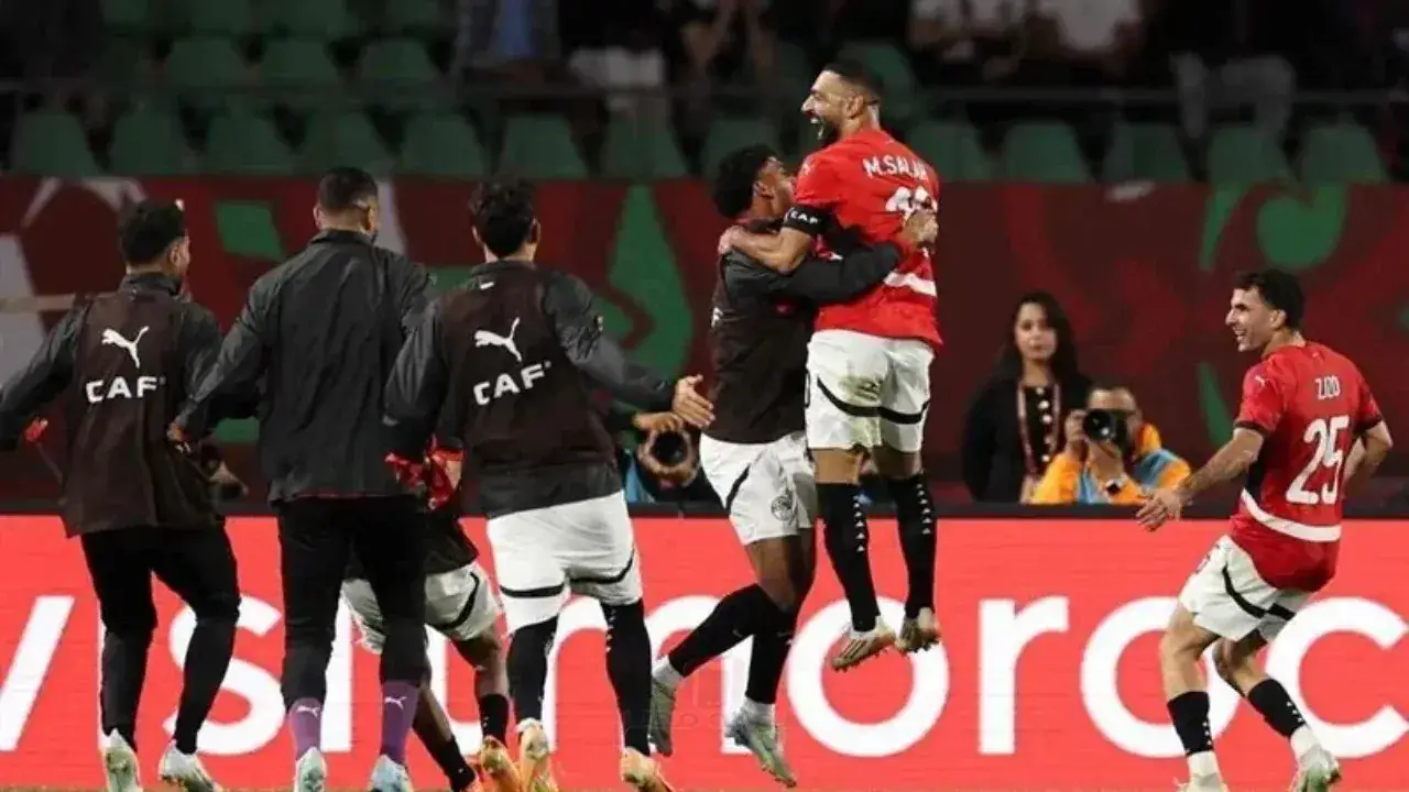 عرش القارة السمراء.. أسود الأطلس يصطدمون بطموح السنغال في ليلة حسم لقب الرباط التاريخية