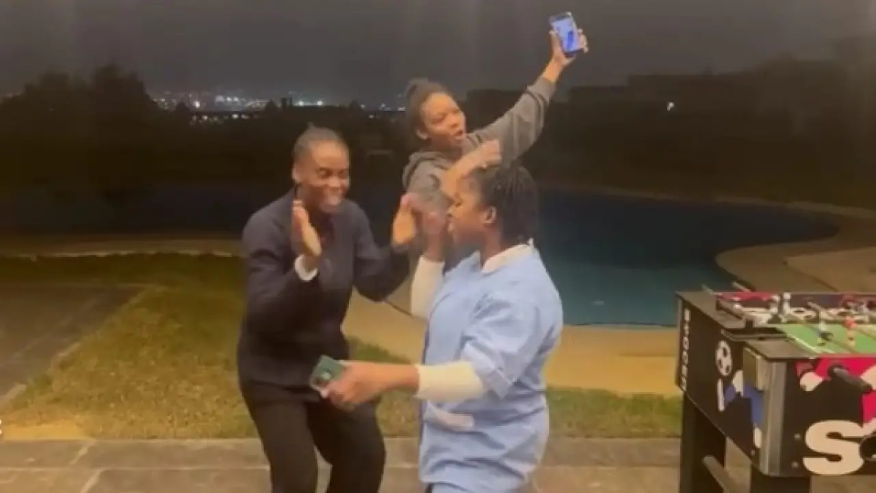 منزل أيمن يونس.. مشاهد رقص مثيرة للجدل تنهي ليلة فاجعة الفراعنة أمام نيجيريا