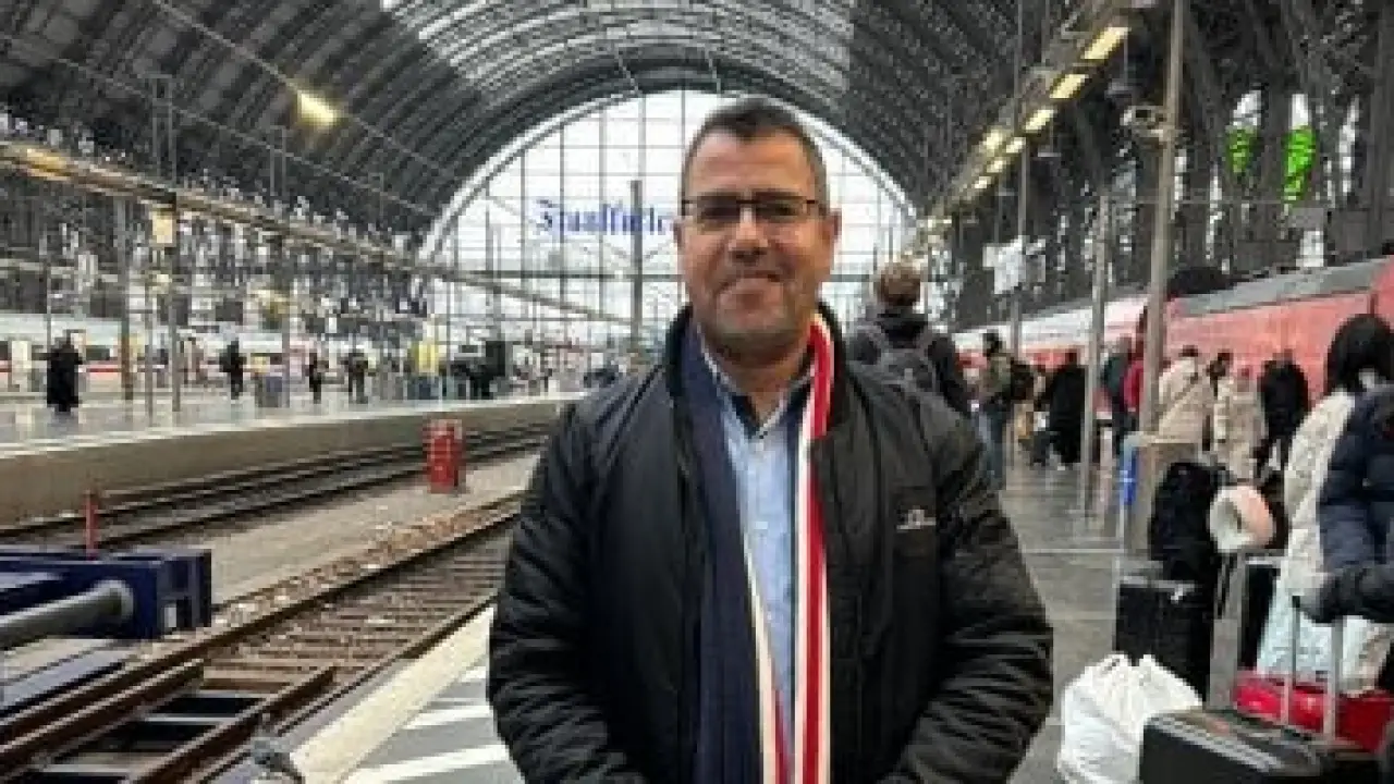 نصف مليون مسافر يومياً.. كواليس الحياة داخل أضخم خلية نحل بشرية في ألمانيا