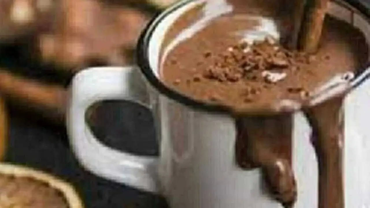 وداعاً للمعلبات.. سر خلطة الهوت شوكليت المنزلية ينهي أزمة الأسعار في الشتاء المقبل