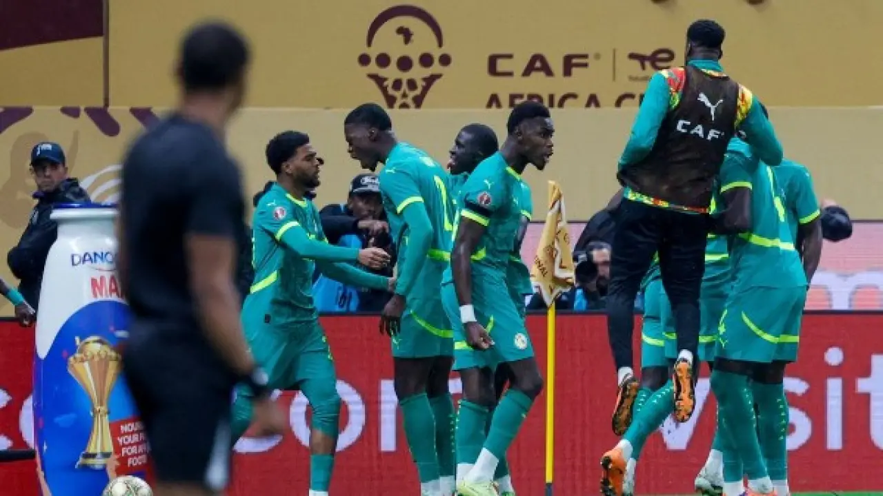 أدغال القارة تشتعل.. لقطات مثيرة من احتفالات السنغال بعد حسم اللقب الإفريقي الكبير