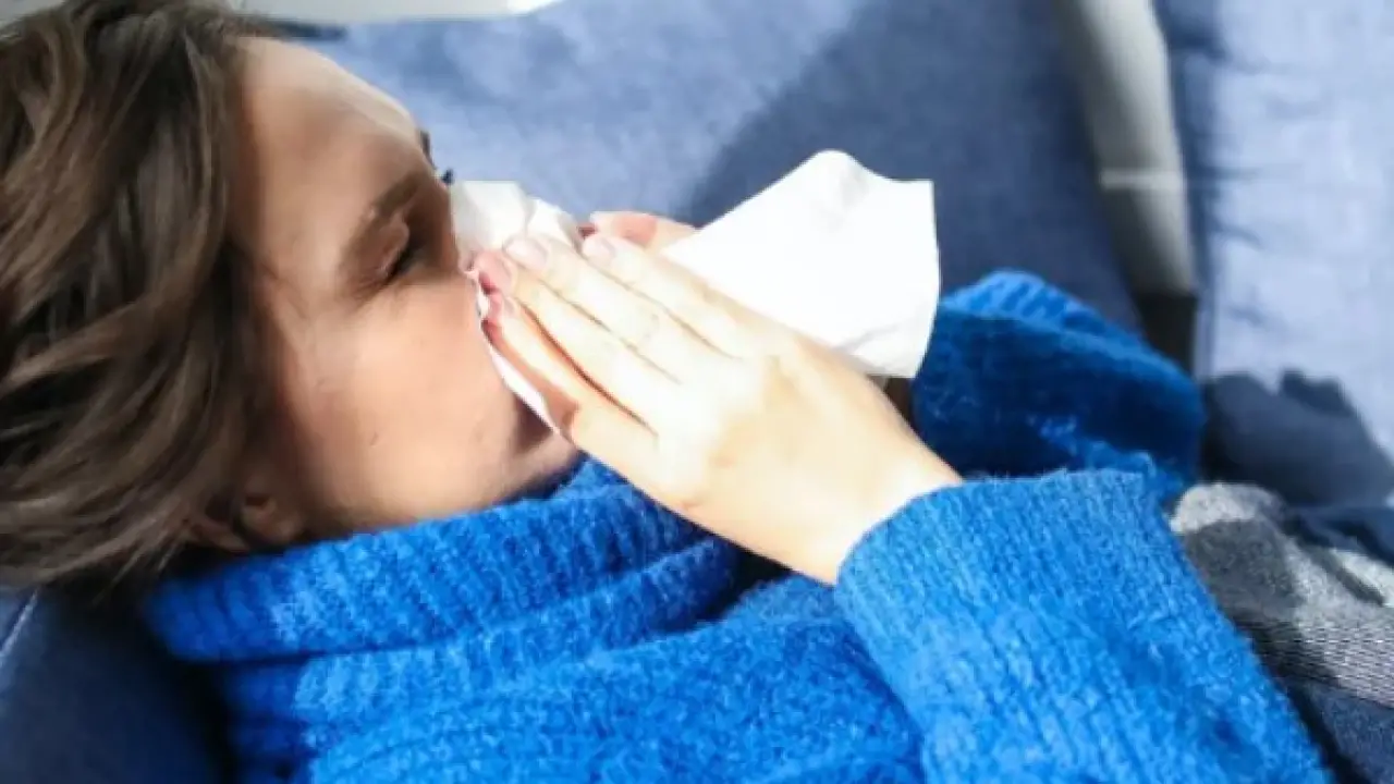 أعراض متشابهة.. خطأ طبي شائع يهدد حياة المصابين بنزلات البرد في شتاء 2026