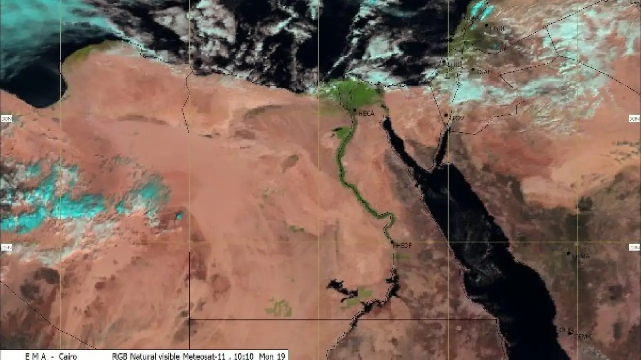 الأرصاد تُحذر من شبورة كثيفة وأمطار على هذه المناطق