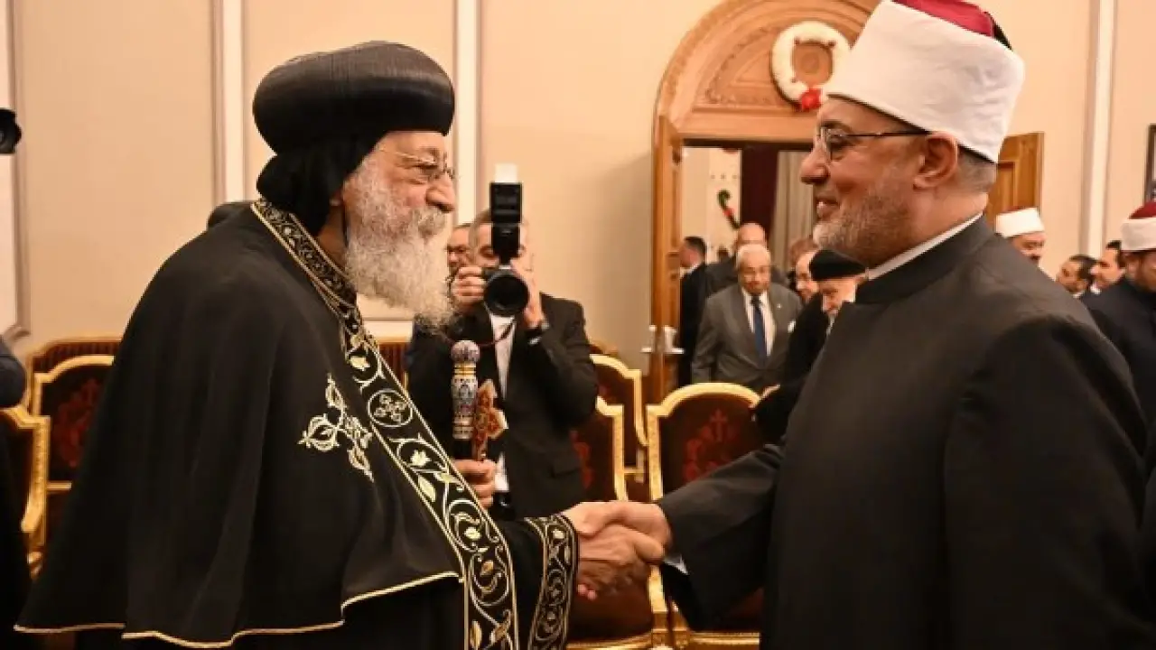 البابا تواضروس.. مكالمة هاتفية من مفتي الجمهورية تثير اهتماماً واسعاً في بداية العام الجديد