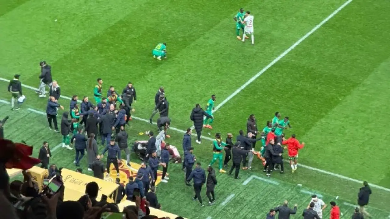 انسحاب السنغال المفاجئ.. واقعة صادمة أمام المغرب تنهي نهائي إفريقيا قبل صافرة النهاية