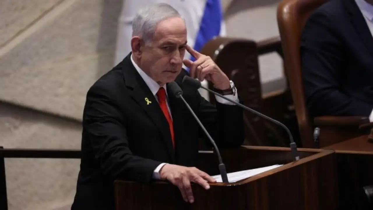 خروج مفاجئ.. نتنياهو يغادر الكنيست وسط ذهول الجميع ومخاوف من تطورات أمنية غامضة