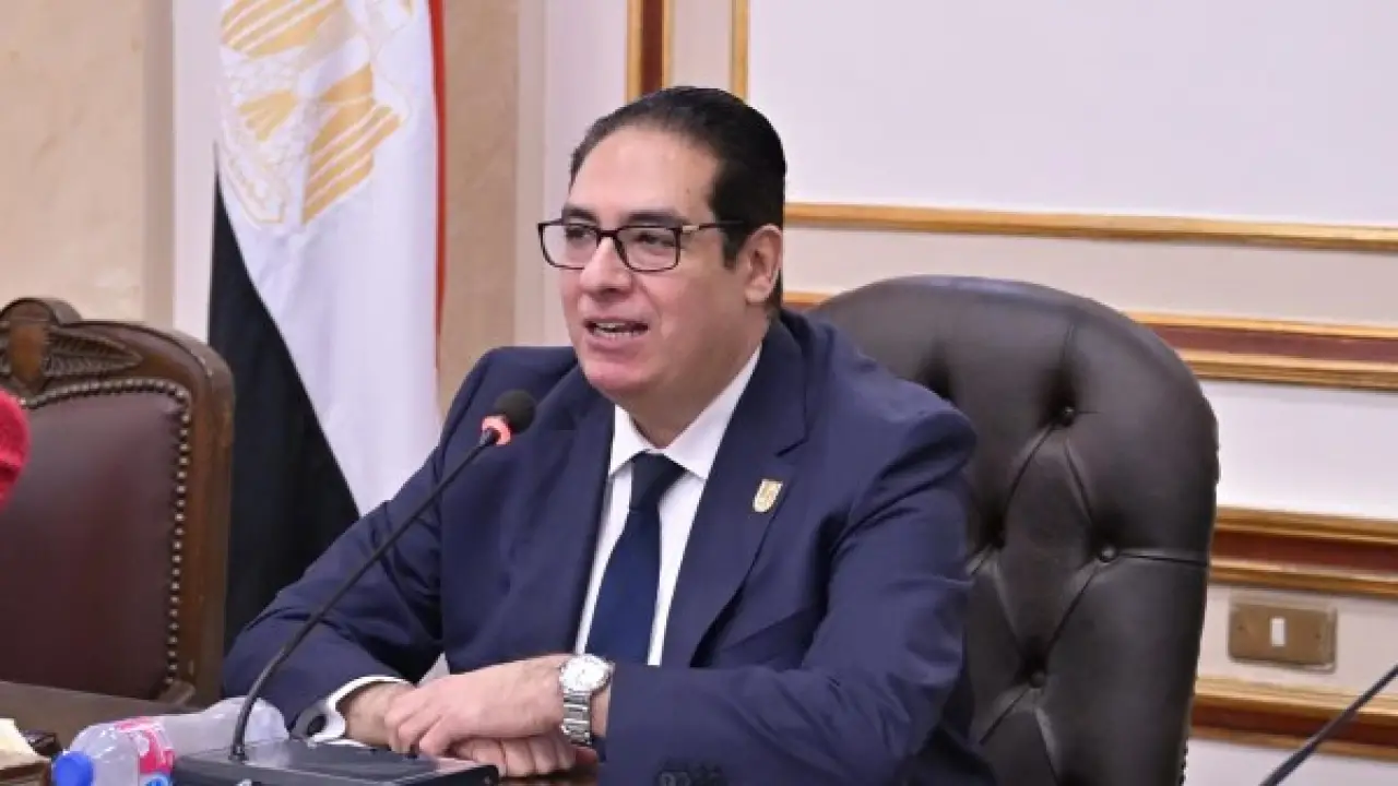 ذكاء اصطناعي في 2026.. خطة جامعة القاهرة الجديدة تثير حيرة الكيانات التعليمية المنافسة