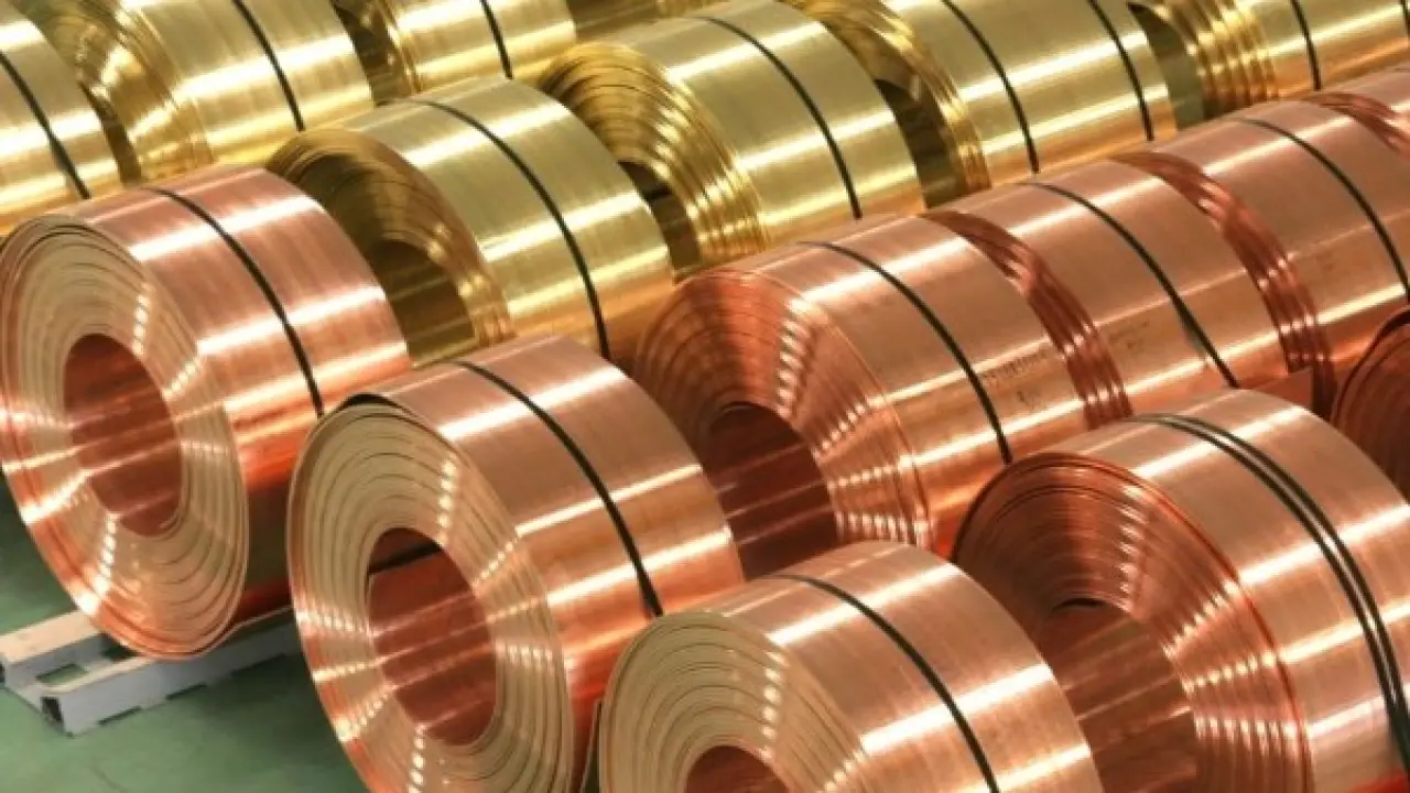 زلزال أسواق المعادن.. تهديدات ترامب بشأن جرينلاند تشعل أسعار النحاس عالمياً مع بداية 2026